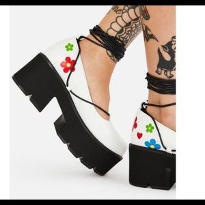 Brand new lamoda chunky platforms, white floral, size US 8.